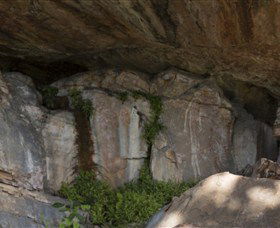 Nanguluwur Rock Art Site And Walk - Australian Destinations 1
