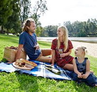 Wagga Beach - Australian Destinations