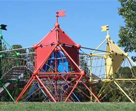 Fadden Pines Playground - Australian Destinations 0