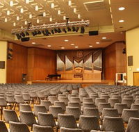 Wollongong Town Hall - Australian Destinations