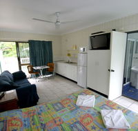 Tropical Palms Inn - Australian Destinations