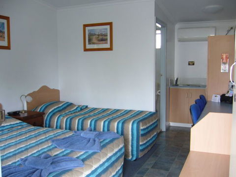 Kings Motor Inn And Steakhouse - Australian Destinations 3