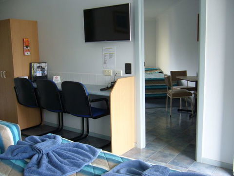 Kings Motor Inn And Steakhouse - Australian Destinations 4