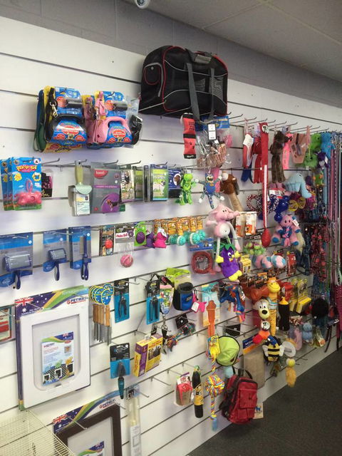 Nambour Pet Shop - Australian Destinations 3