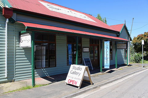 The Art Of Richard Stanley, Studio And Gallery - Australian Destinations 1