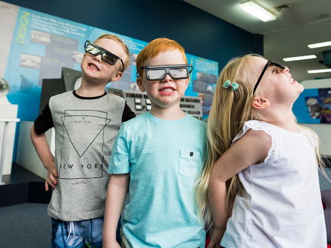 CSIRO Parkes Radio Telescope Visitor Centre - Australian Destinations 2