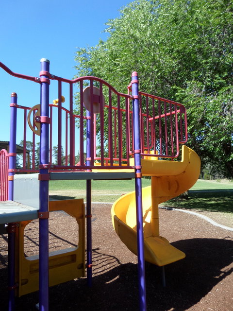 Fadden Pines Playground - Australian Destinations 2