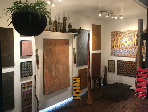 Red Sand Aboriginal Art Gallery - Australian Destinations 0