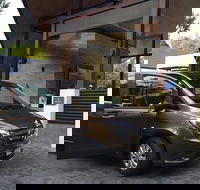 Mercedes 7 seat Limousine Cairns Airport to Port Douglas - Australian Destinations