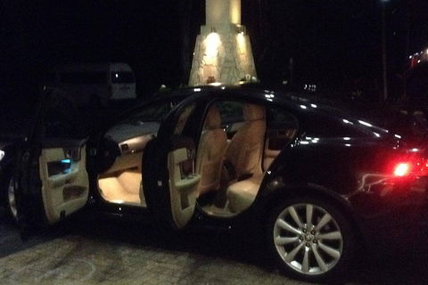 Jaguar Limousine Transfer Cairns Airport To Palm Cove - Australian Destinations 0