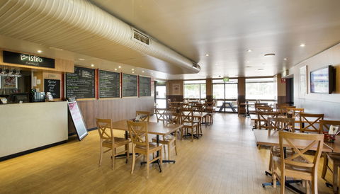 Castle Hill Tavern - Australian Destinations 2