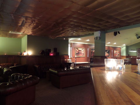 Castle Hill Tavern - Australian Destinations 4
