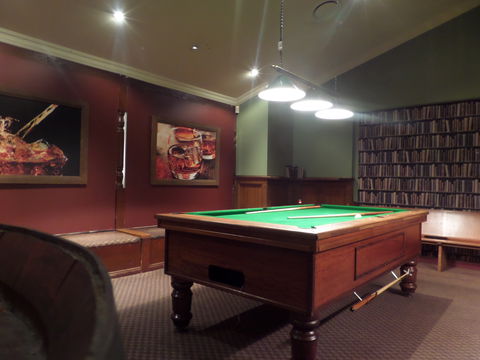 Castle Hill Tavern - Australian Destinations 6