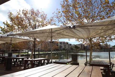 The Royal On The Waterfront - Australian Destinations 0