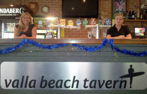 Valla Beach Tavern - Australian Destinations 0
