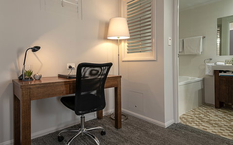 Coachman's Inn Warwick - Australian Destinations 3