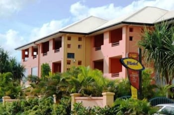 Kacys Bargara Beach Motel - Australian Destinations 0