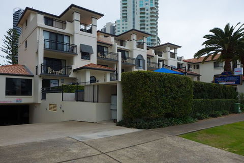 Island Beach Resort - Australian Destinations 1