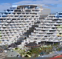 Broadbeach Savannah Hotel  Resort - Australian Destinations