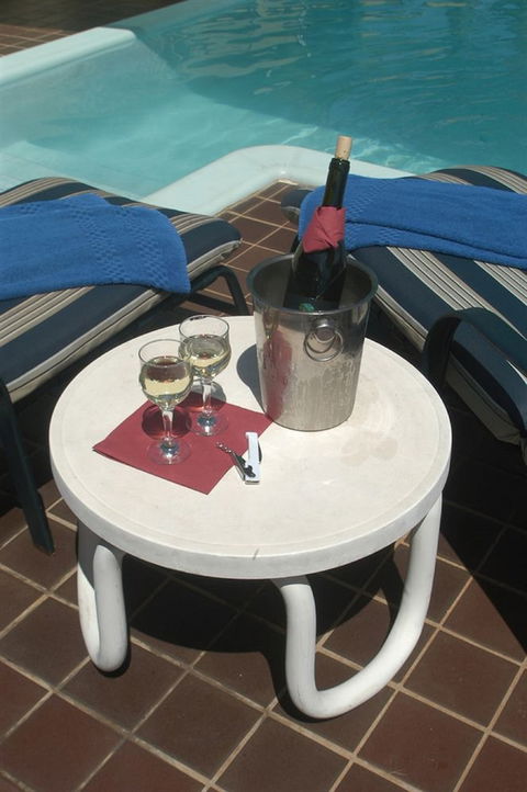 Burke And Wills Motor Inn - Australian Destinations 1