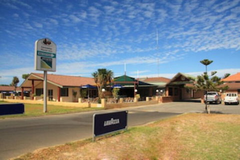 Cervantes Pinnacles Motel - Australian Destinations 0