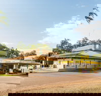 Albatross Bay Resort