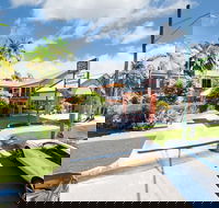 Tropical Queenslander - Australian Destinations