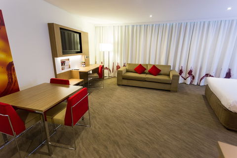 Novotel Sydney West HQ Hotel - Australian Destinations 4