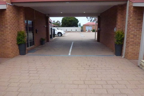Colonial Motor Inn Bairnsdale - Australian Destinations 2