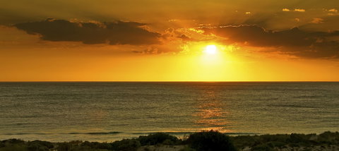 Scarborough & Absolutely Beachfront - Australian Destinations 5