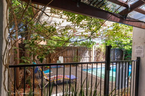 Aarn House B & B Airport Accommodation - Australian Destinations 3