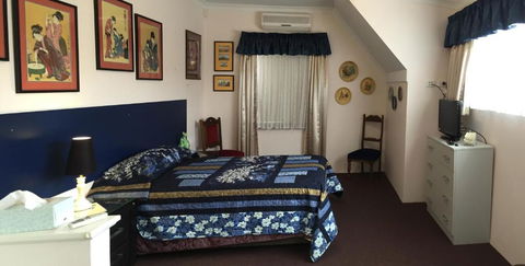 Aarn House B & B Airport Accommodation - Australian Destinations 5
