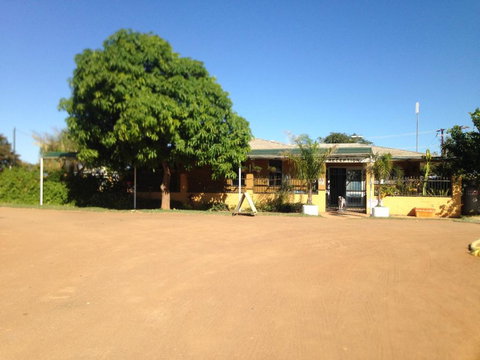 Carnarvon Caravan Park - Australian Destinations 4