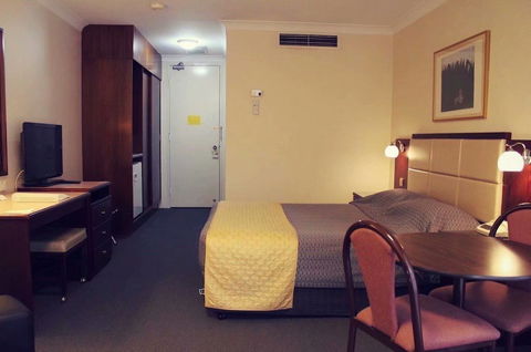 Charbonnier Motor Inn - Australian Destinations 4