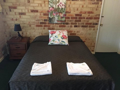 Travellers Rest Motel - Australian Destinations 4