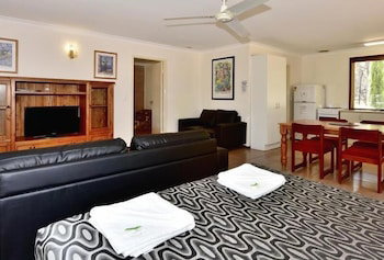 Travellers Rest Motel - Australian Destinations 6