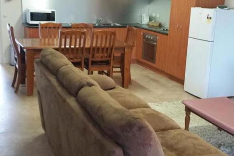 Augathella Palms Motel - Australian Destinations 4