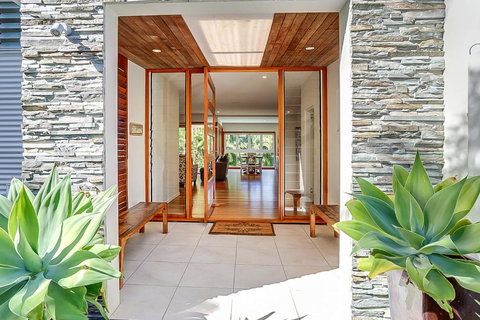 Coast Along - Australian Destinations 2