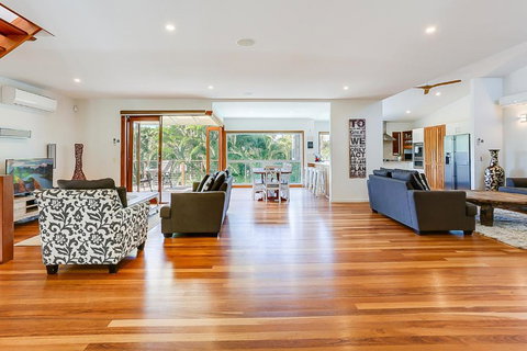 Coast Along - Australian Destinations 4