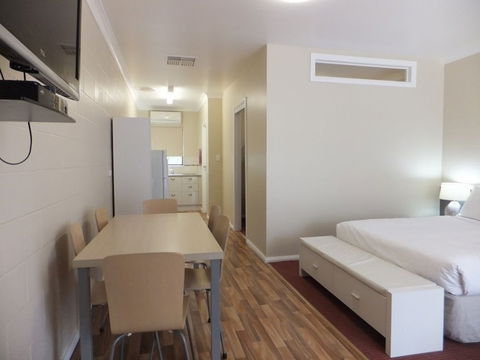 Nagambie Caravan Park & Motel - Australian Destinations 0