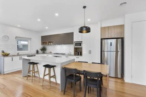 Coastal Vibe Apartments - Australian Destinations 7