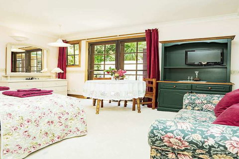 Kalimna Spa Room - Australian Destinations 4