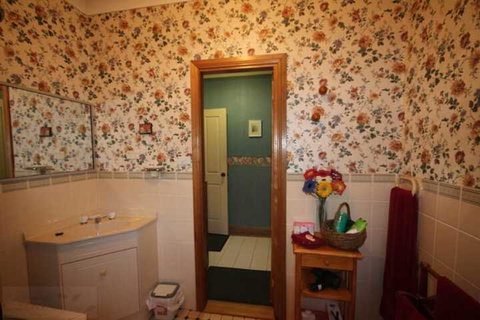 Kalimna Spa Room - Australian Destinations 7