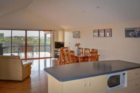 The Curly Seahorse - Australian Destinations 3