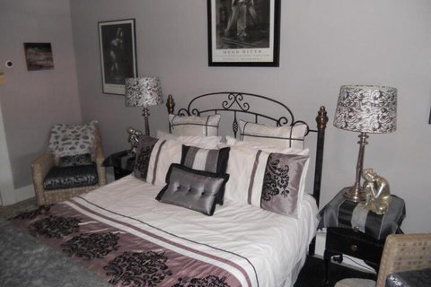 Montrose House - Australian Destinations 7