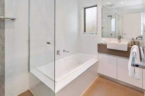 Carramar Views - Australian Destinations 3