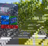 Nightcap at Skyways Hotel - Australian Destinations