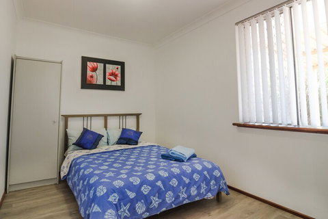 Cosy Murdoch Home - Australian Destinations 3