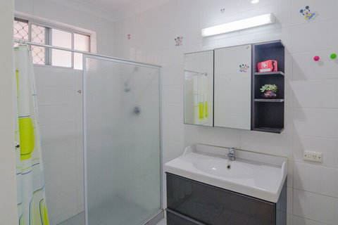 Cosy Murdoch Home - Australian Destinations 5