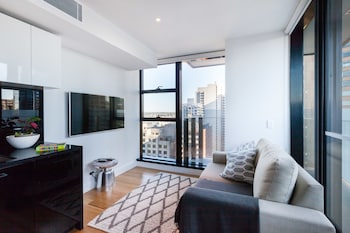 LOGAN, 2BDR Melbourne Apartment - Australian Destinations 0